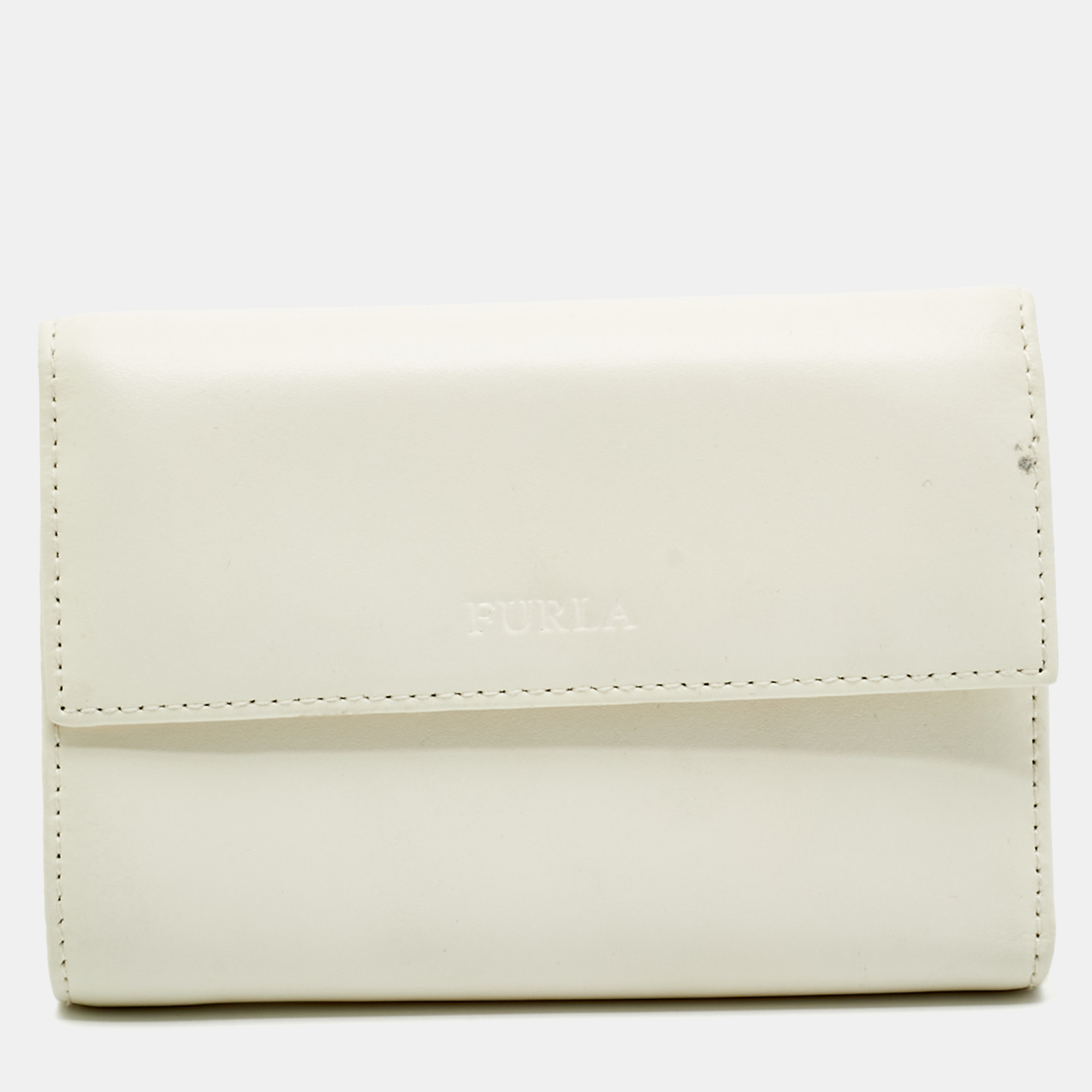 Click to view more detailed imagery on our partner's website Pre-owned Furla Off White Leather Trifold Flap Wallet