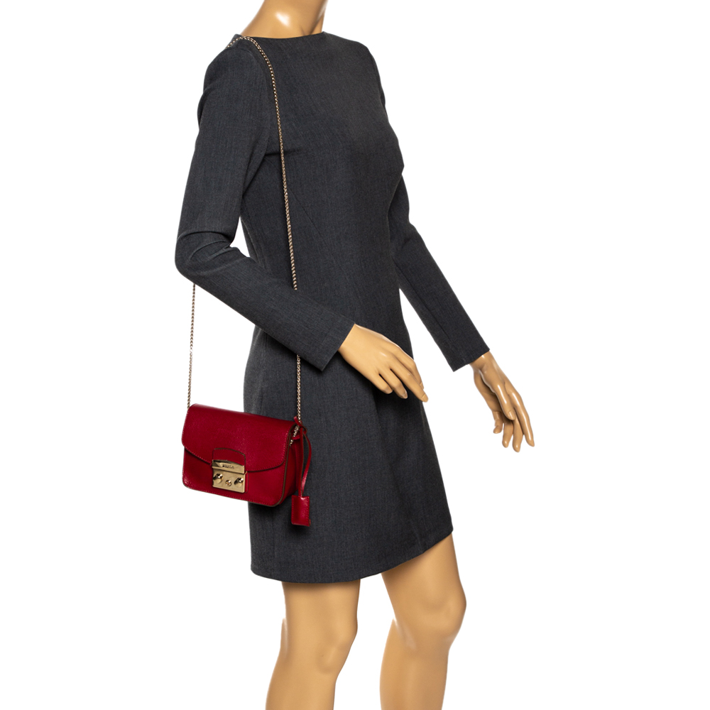 

Furla Red Leather Mini Metropolis Chain Crossbody Bag