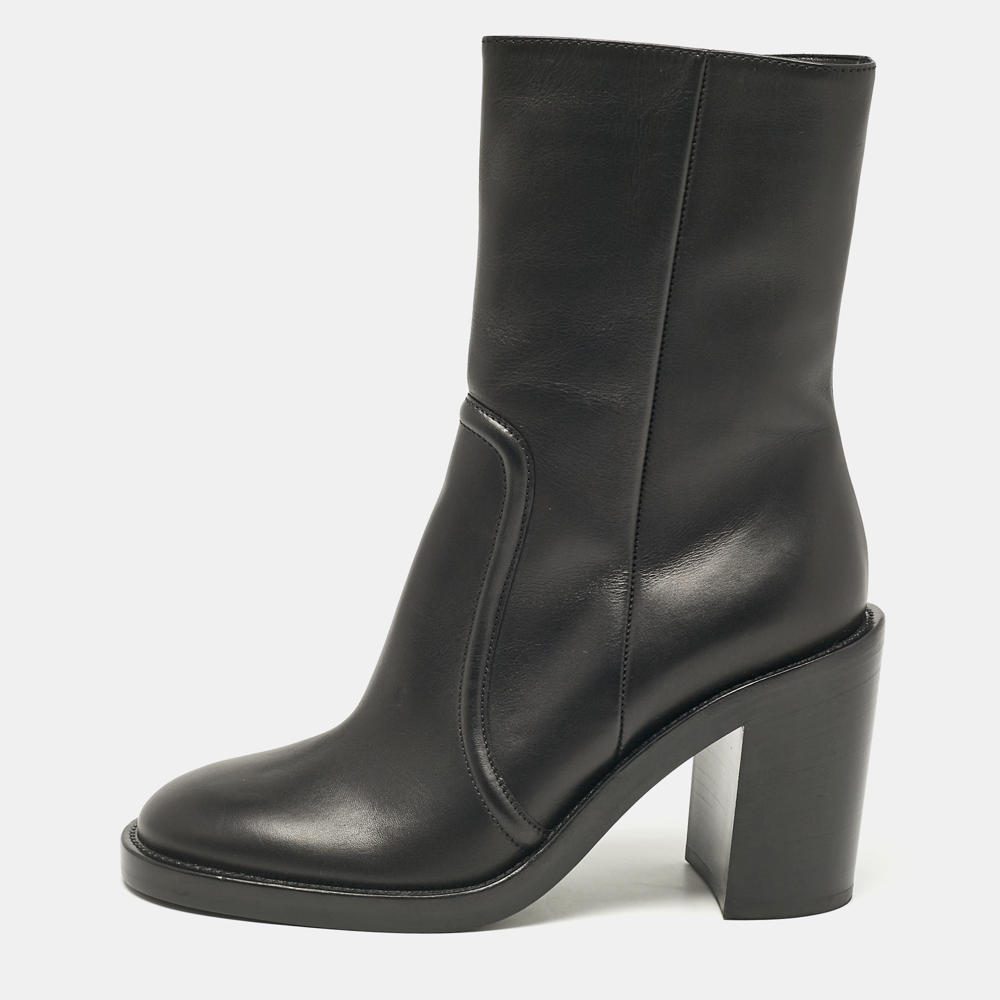 

Gianvito Rossi Black Leather Ankle Length Boots Size