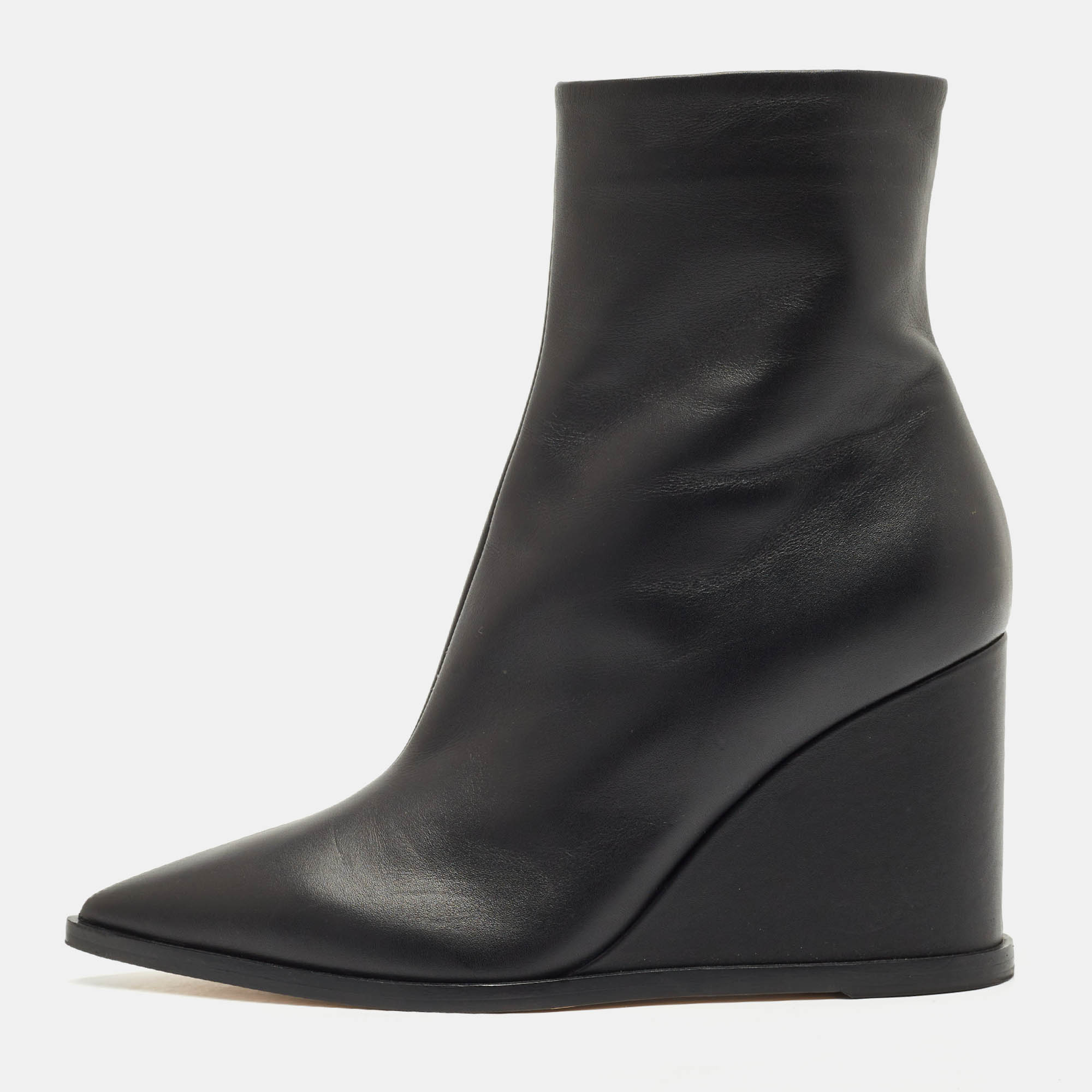 

Gianvito Rossi Black Leather Hamnes Ankle Boots Size