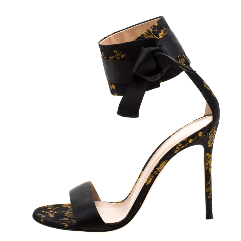 

Gianvito Rossi Floral Printed Satin Kimono Ankle Cuff Sandals Size, Black