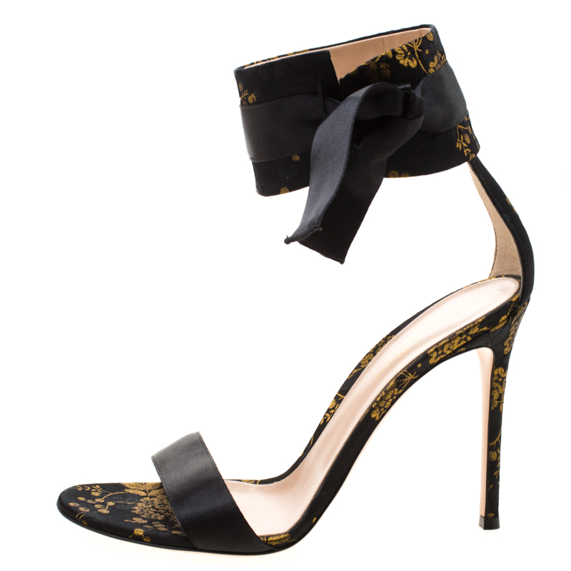 

Gianvito Rossi Black/Yellow Jacquard Fabric Ankle Strap Open Toe Sandals Size