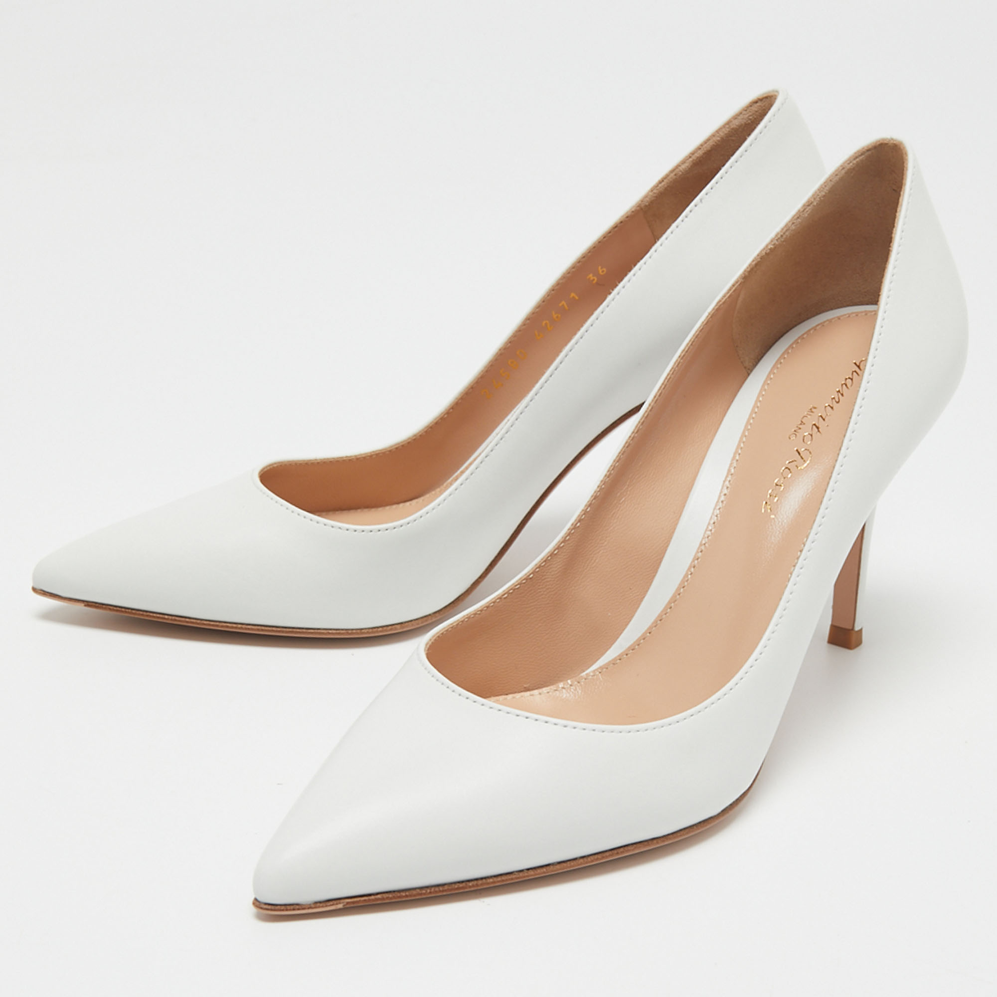 

Gianvito Rossi White Leather Gianvito Pointed Toe Pumps Size