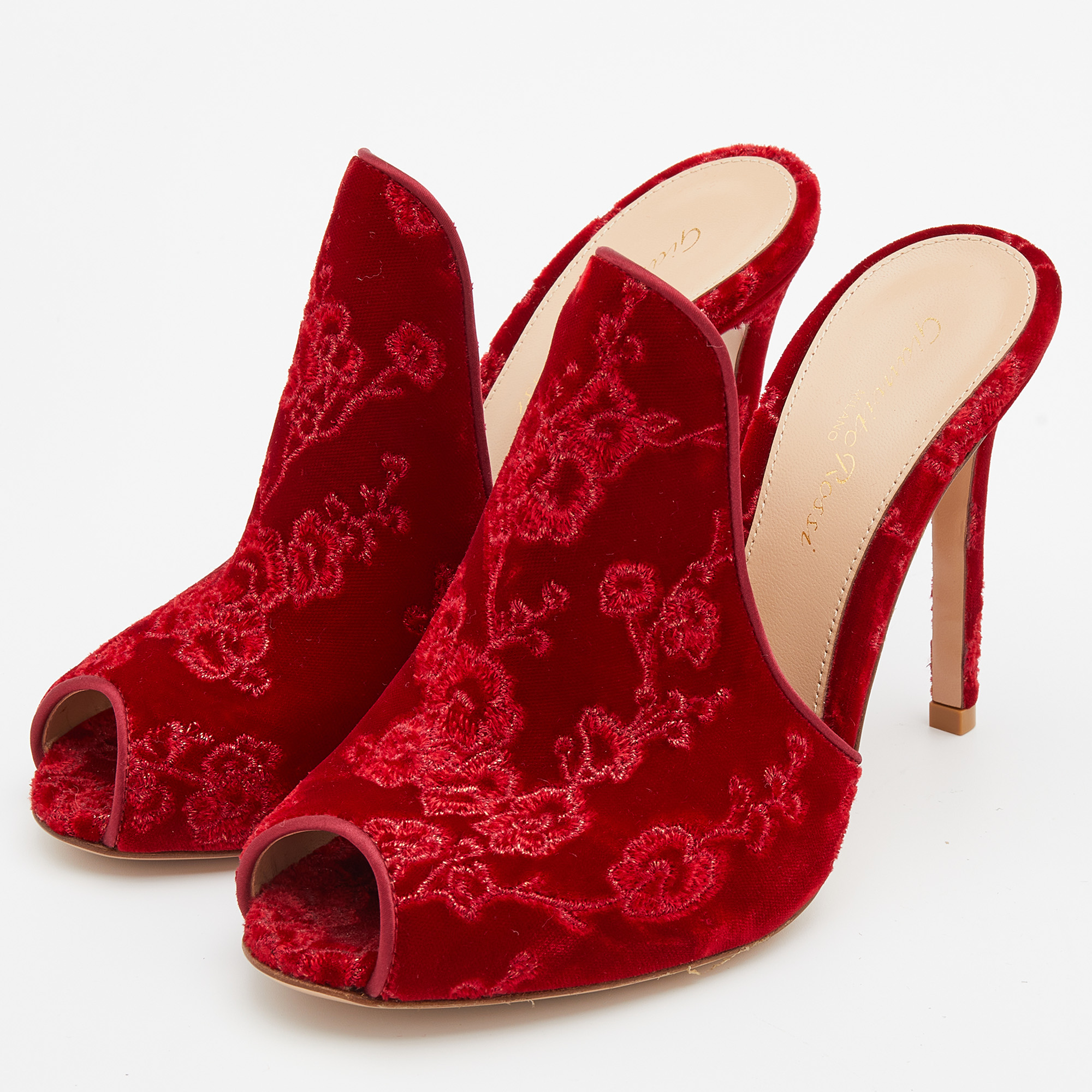 

Gianvito Rossi Red Shanghai Embroidered Velvet Mules Size
