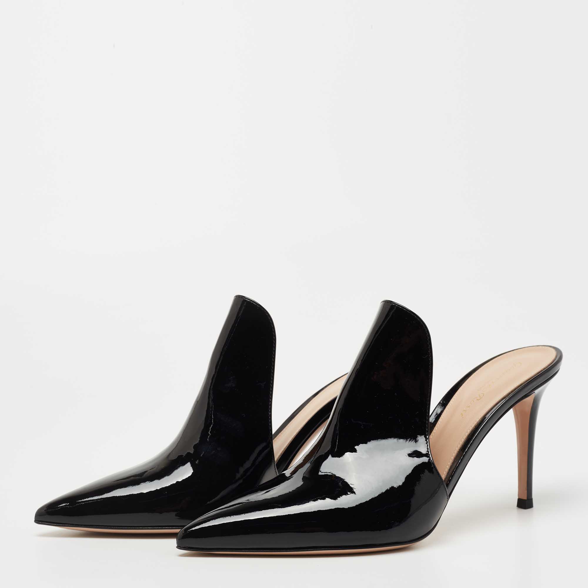 

Gianvito Rossi Black Patent Leather Aramis Pointed Toe Mules Size