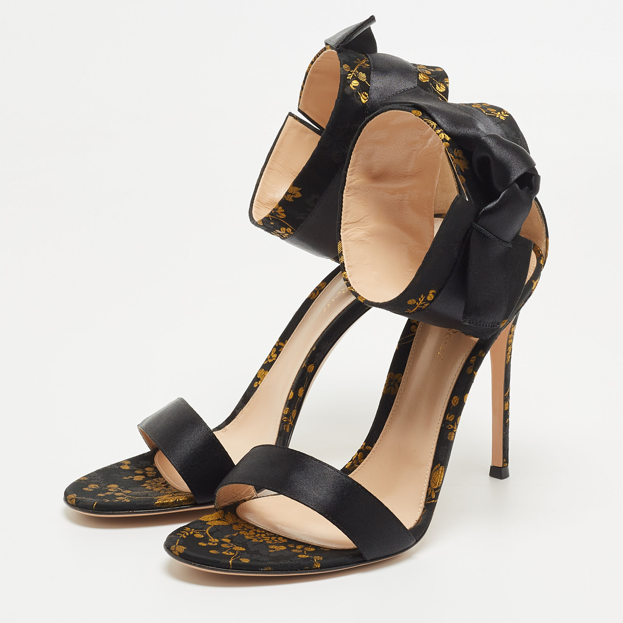 

Gianvito Rossi Black/Gold Satin Ankle Strap Sandals Size