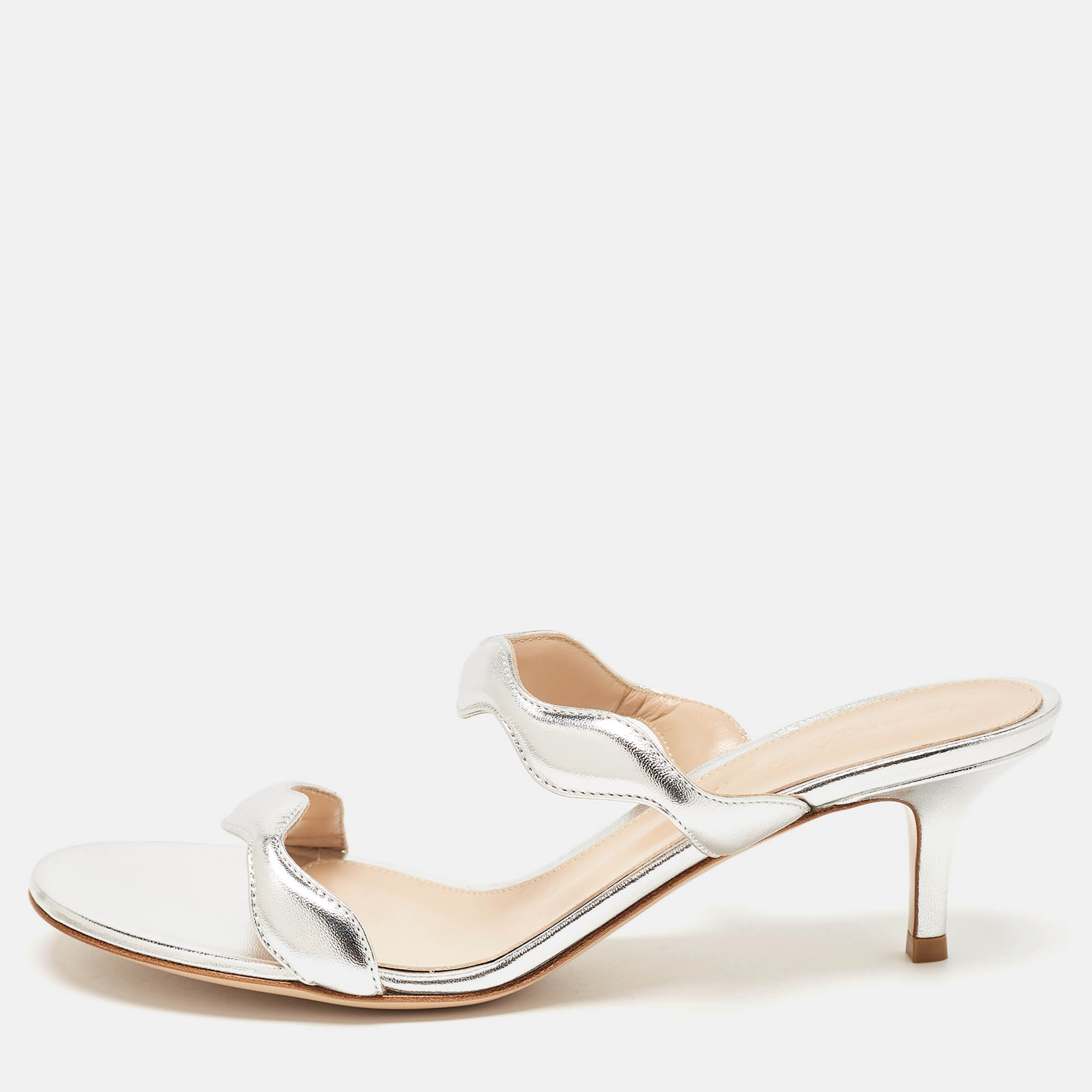

Gianvito Rossi Silver Leather Wavy Sandals Size