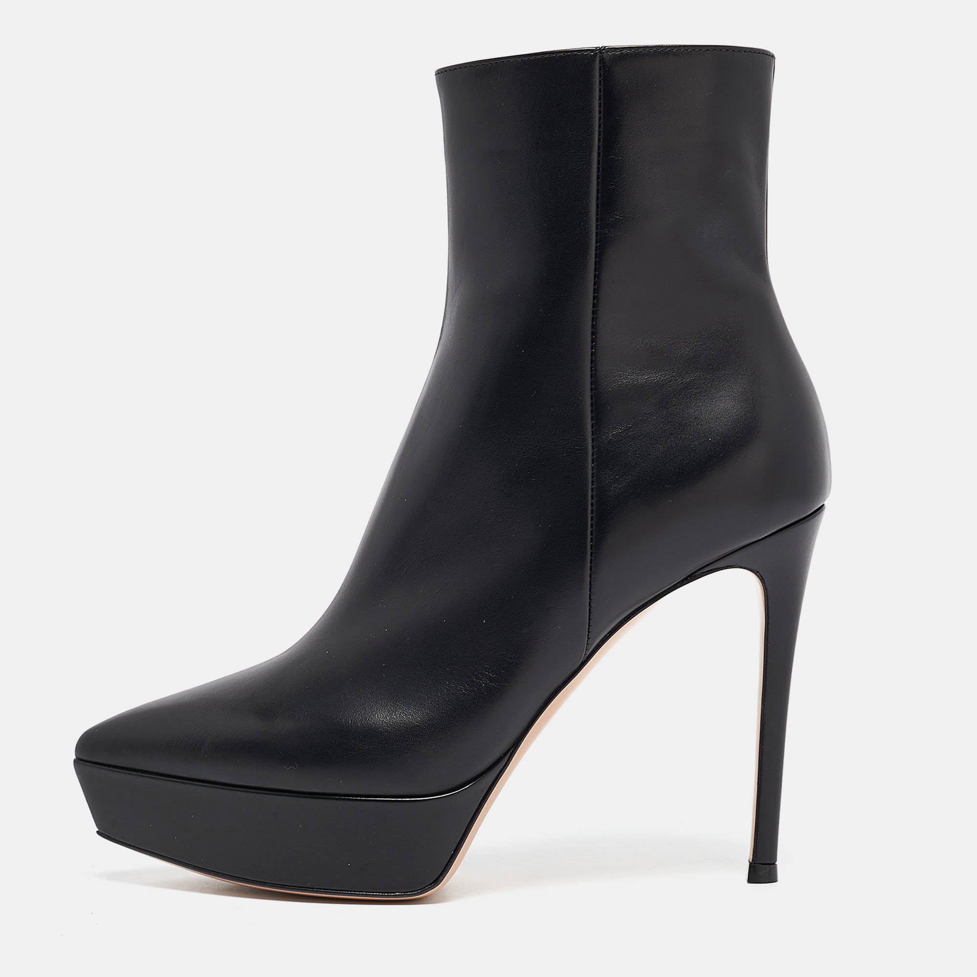 

Gianvito Rossi Black Leather Ankle Length Boots Size