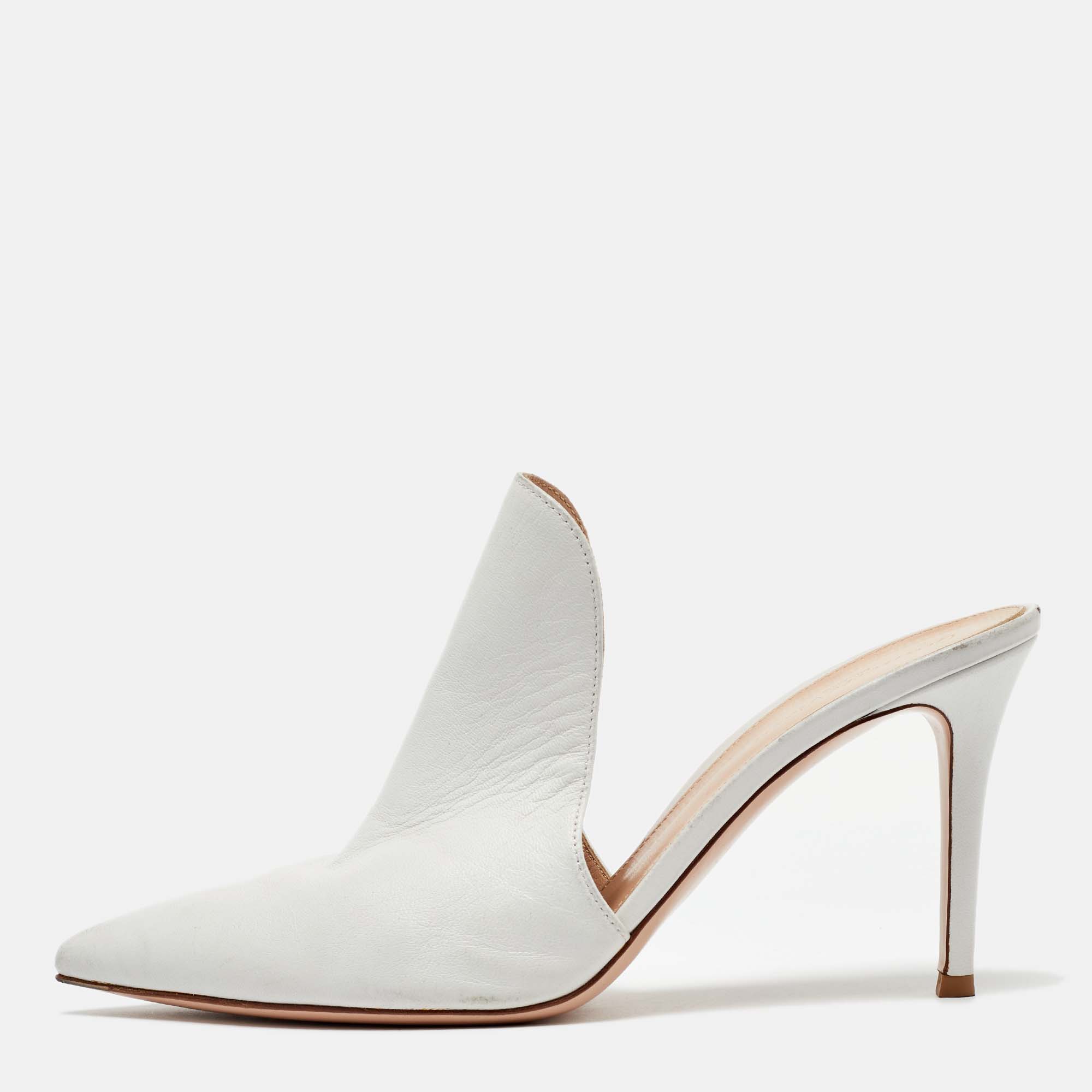 

Gianvito Rossi White Leather Aramis Mules Size