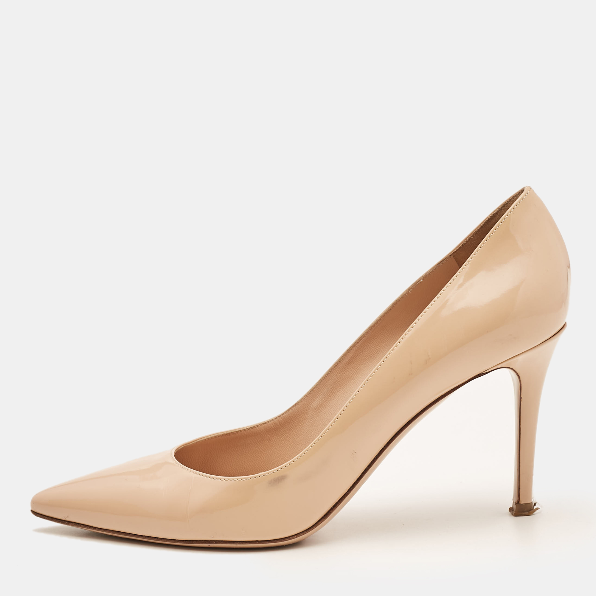 

Gianvito Rossi Beige Patent Leather Gianvito Pumps Size