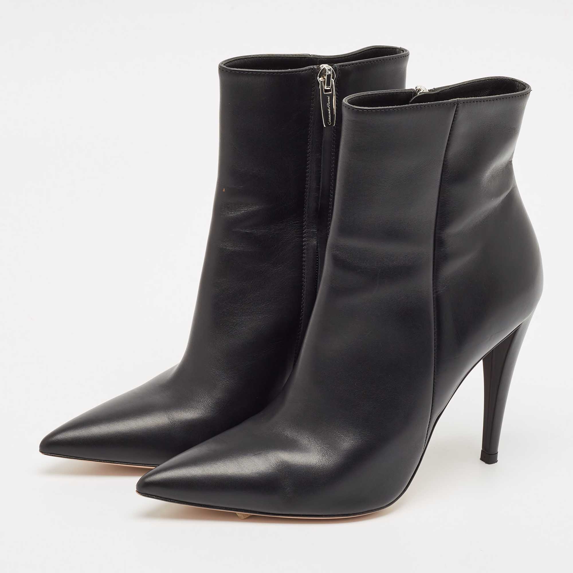 Gianvito Rossi Black Leather Ankle Length Boots Size 38.5 