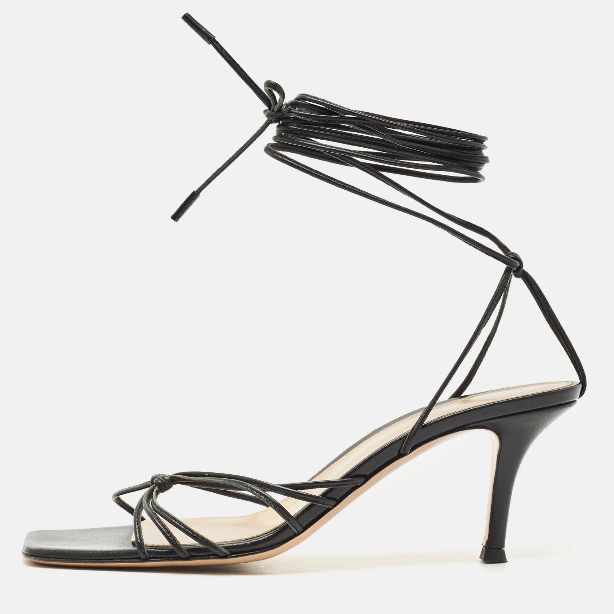 

Gianvito Rossi Black Leather Sylvie Sandals Size