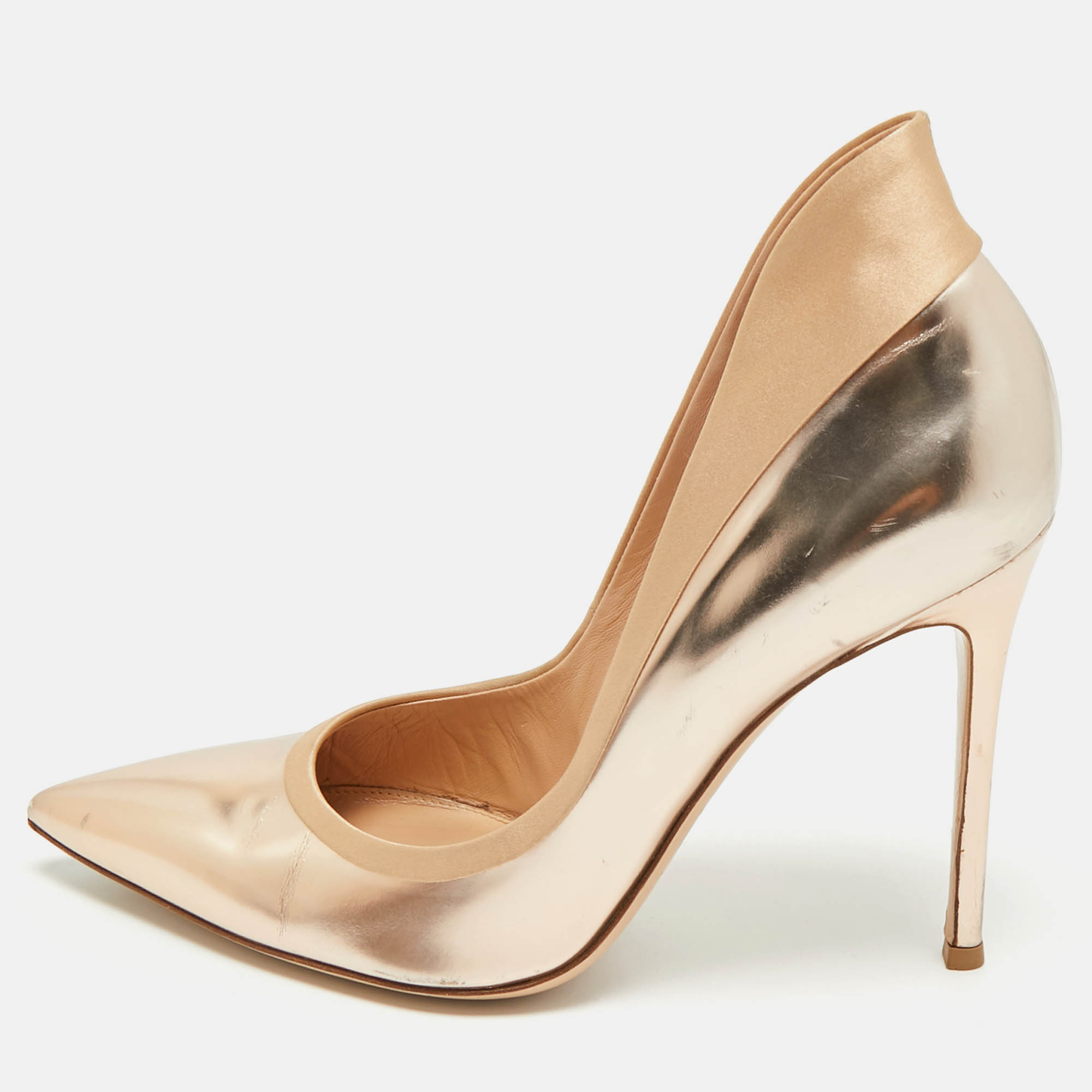 

Gianvito Rossi Rose Gold/Beige Leather and Satin Pointed Toe Pumps Size