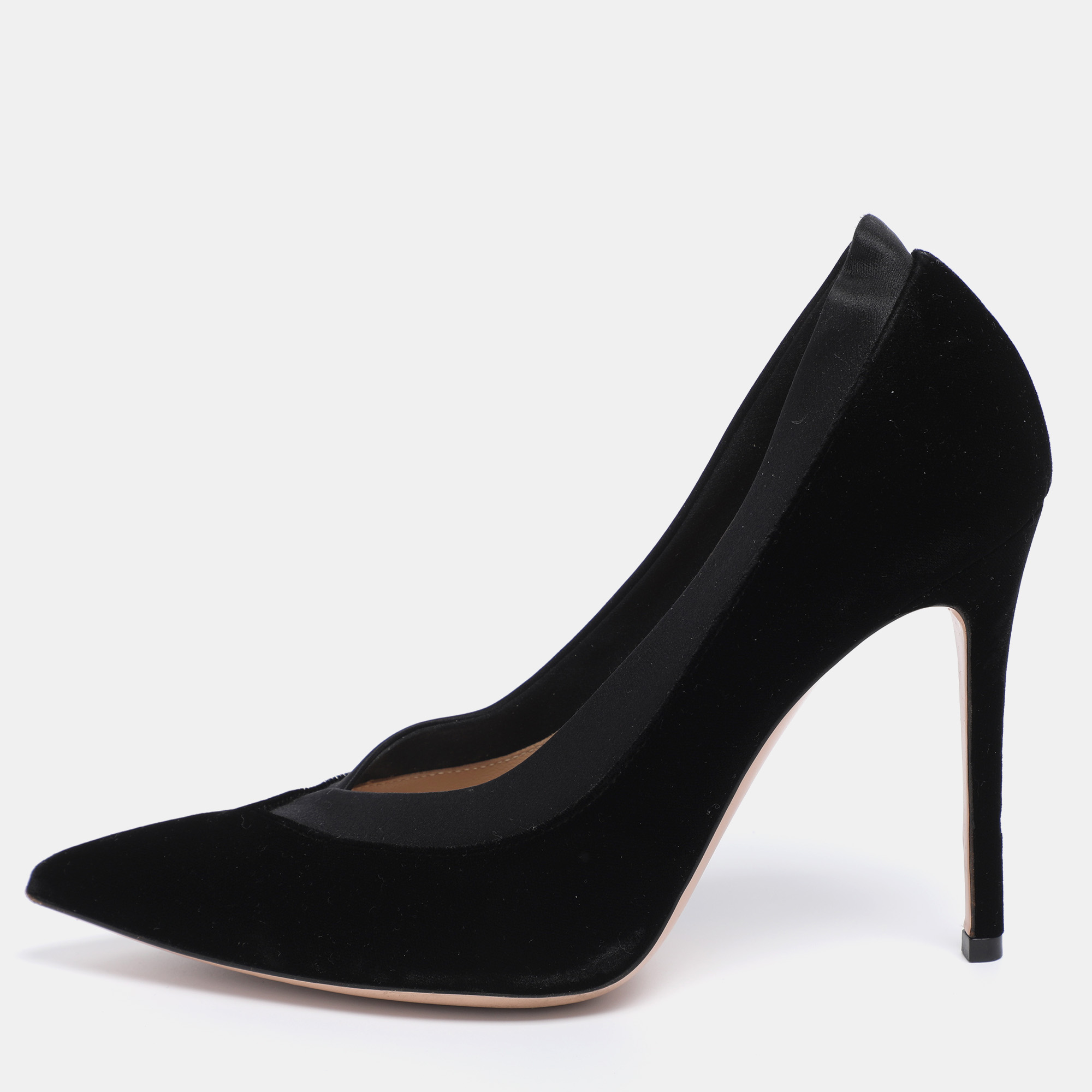 

Gianvito Rossi Black Satin and Velvet Pumps Size