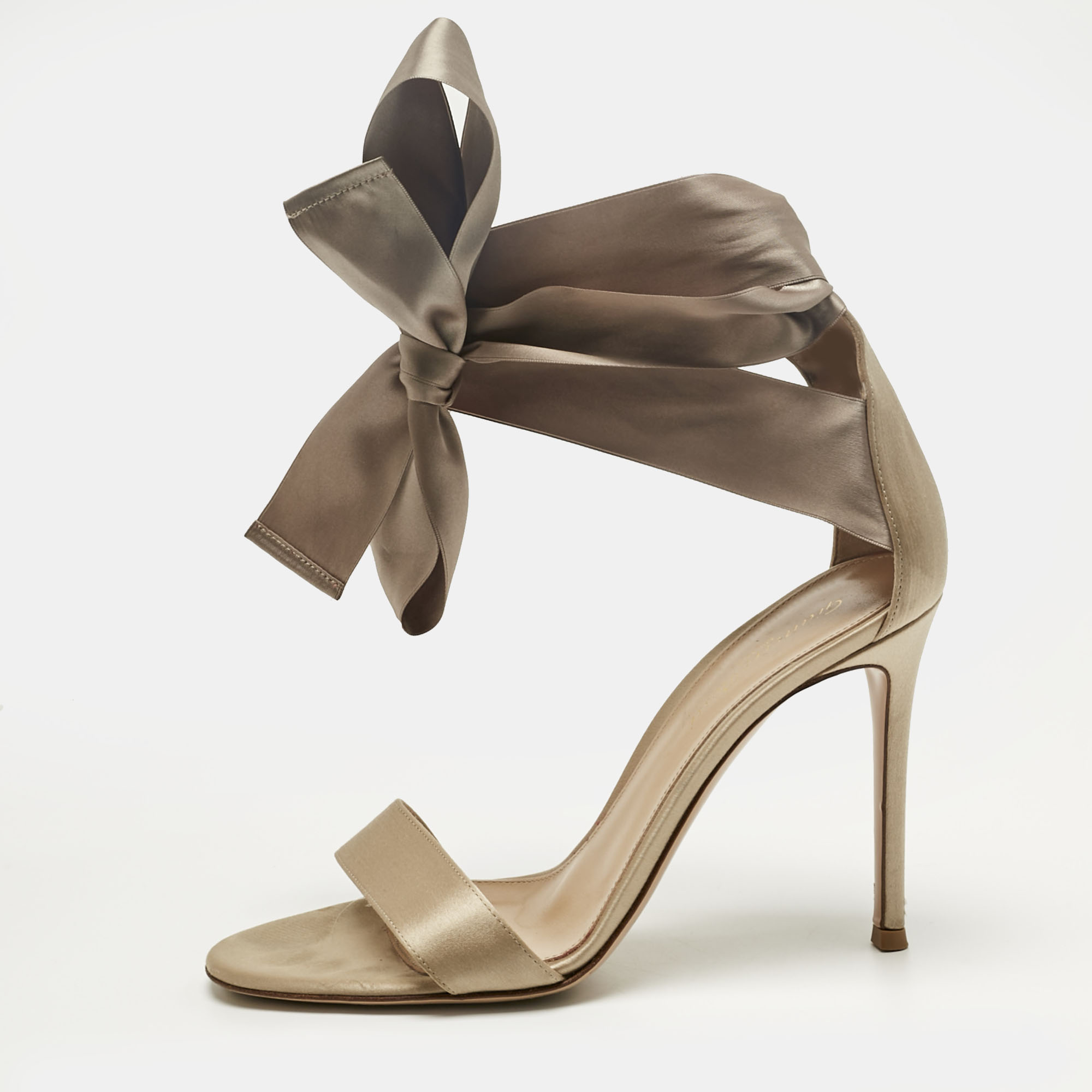 

Gianvito Rossi Grey Satin Gala Ankle wrap Sandals Size