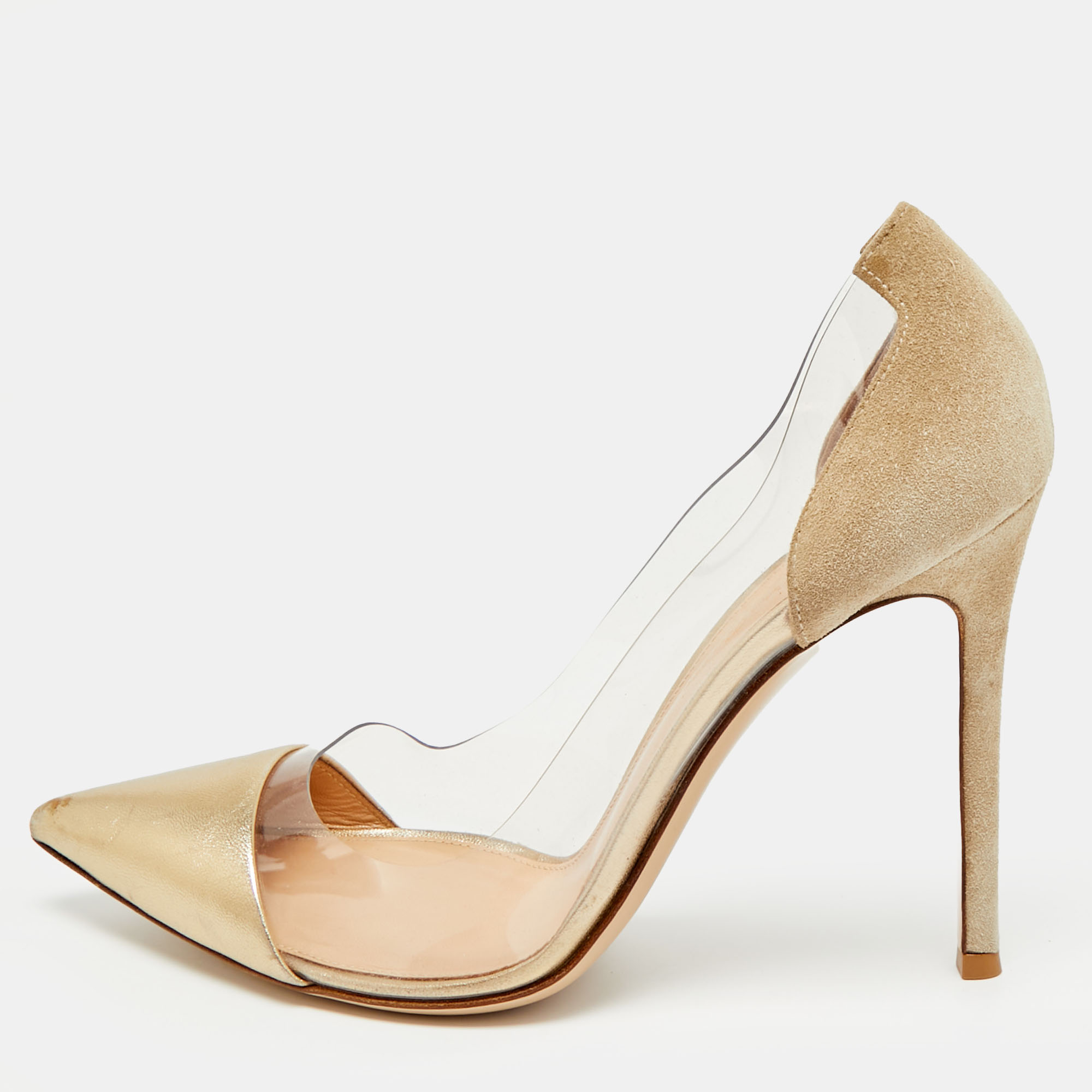Click to view more detailed imagery on our partner's website Pre-owned Gianvito Rossi Plexi Size 38 Gold/transparent Leather And Pvc Pumps