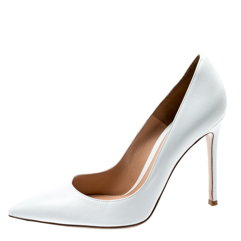 

Gianvito Rossi White Leather Pointed Toe Pumps Size