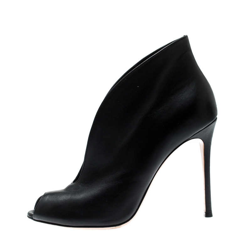 

Gianvito Rossi Black Leather Vamp Peep Toe Booties Size