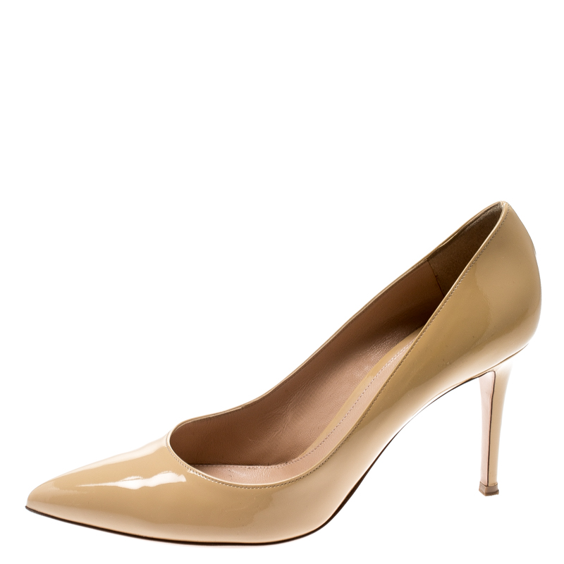 

Gianvito Rossi Beige Patent Leather Pointed Toe Pumps Size