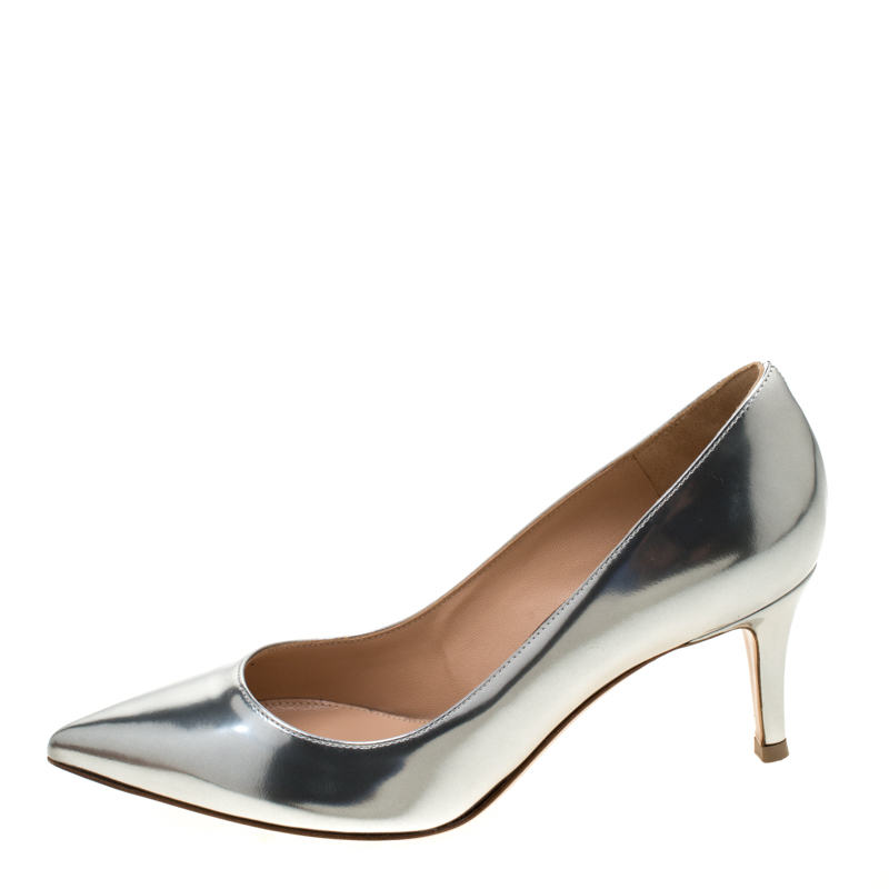 

Gianvito Rossi Metallic Silver Leather Pointed Toe Pumps