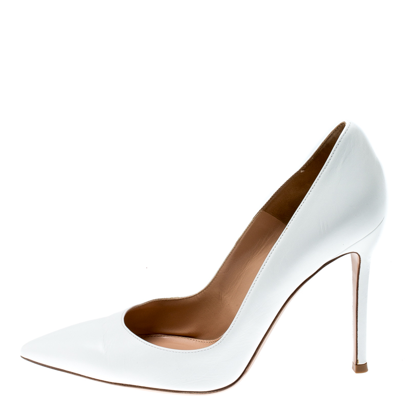 

Gianvito Rossi White Leather Pointed Toe Pumps Size