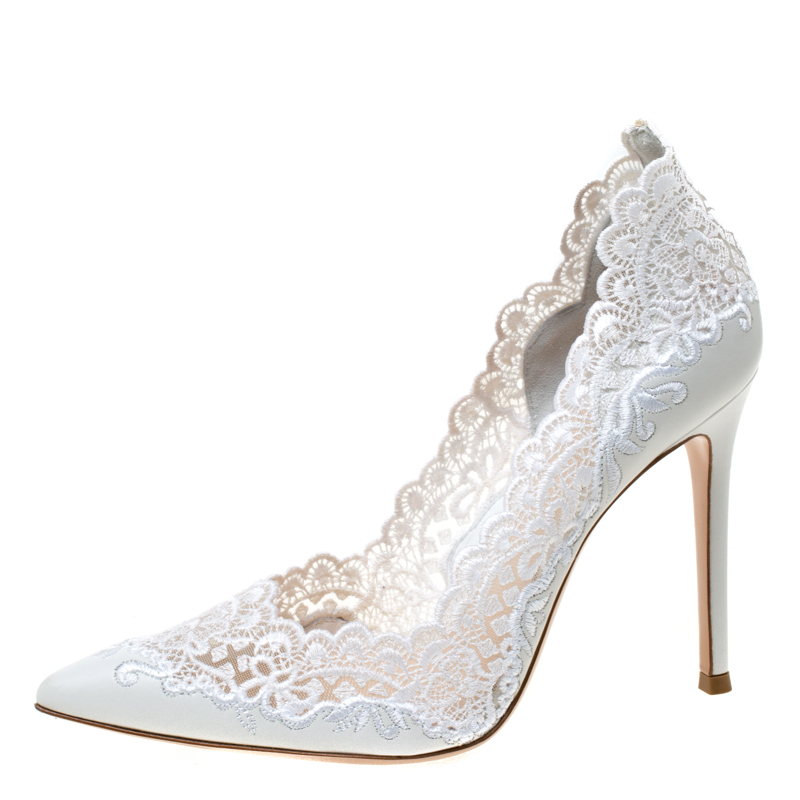 

Gianvito Rossi White 105 Lace and Leather Pointed Toe Pumps Size