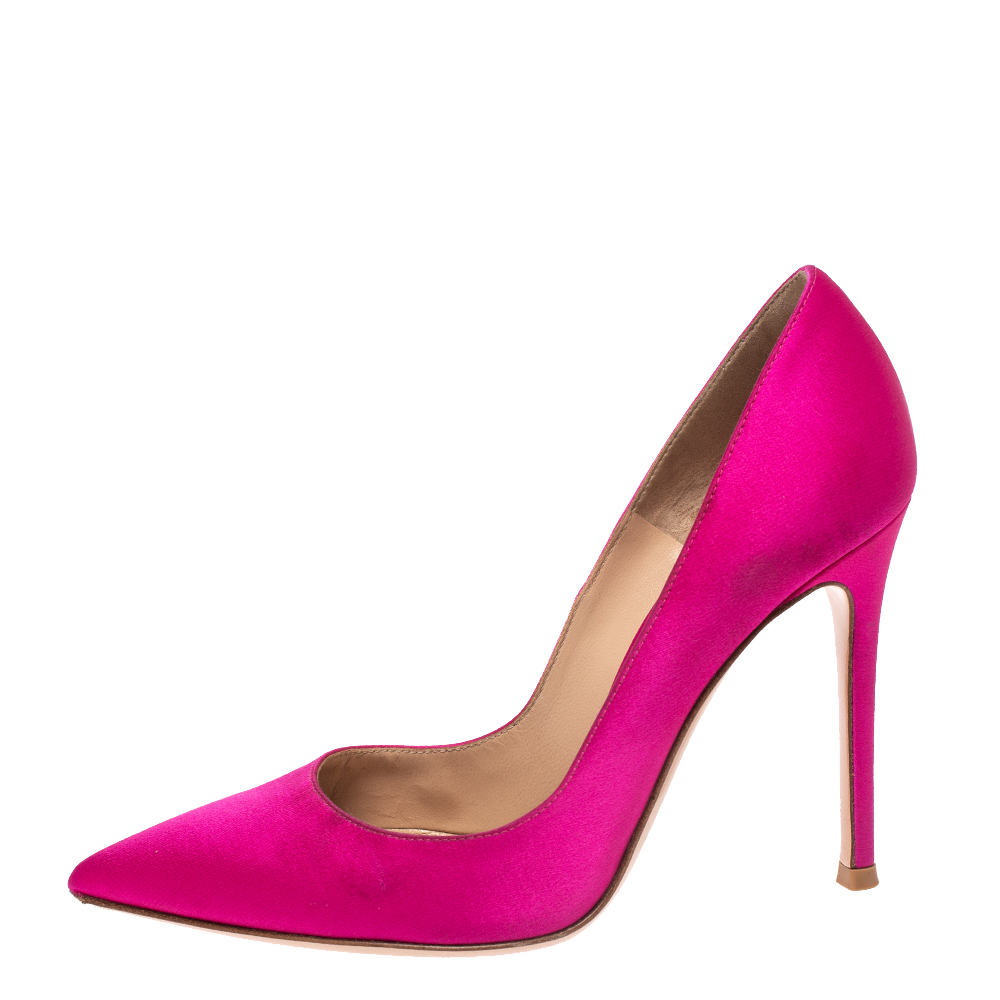 

Gianvito Rossi Pink Satin Pointed Toe Pumps Size