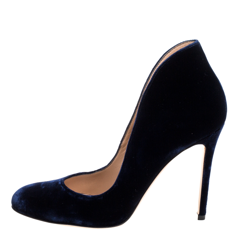 

Gianvito Rossi Presidential Blue Velvet Vamp Pumps Size