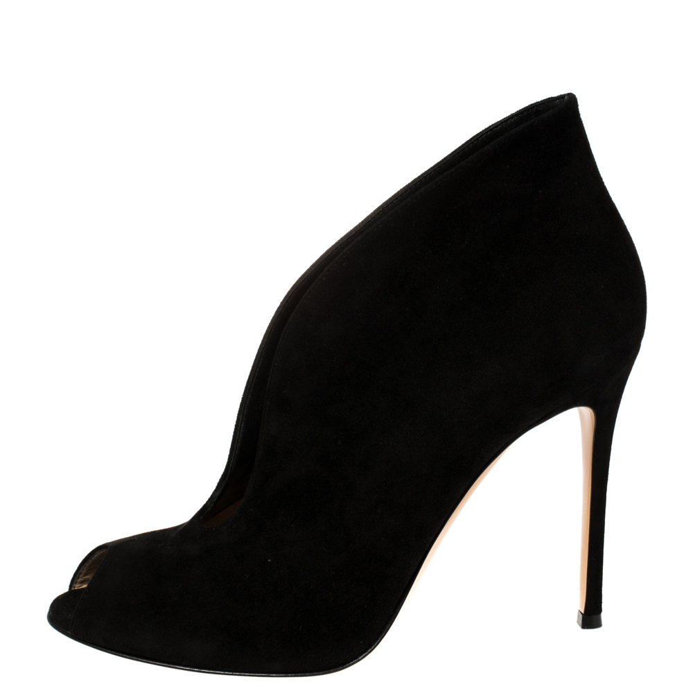 

Gianvito Rossi Black Suede Vamp Peep Toe Booties Size