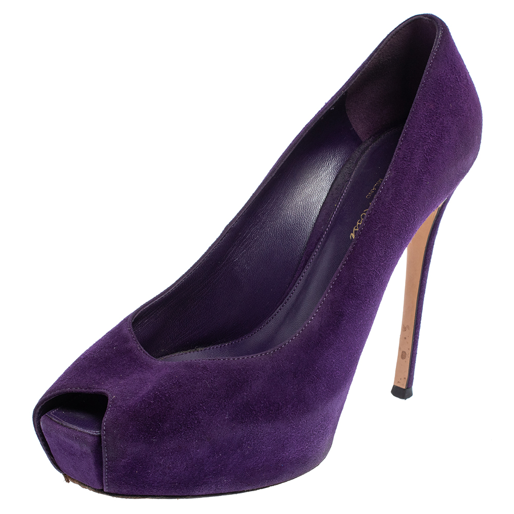 From the house of Gianvito Rossi comes this classic pair of pumps that is well made. They have been crafted from plush suede and styled with peep toes platforms leather insoles meant to give you comfort and 12.5 cm stiletto heels to lift you beautifully.