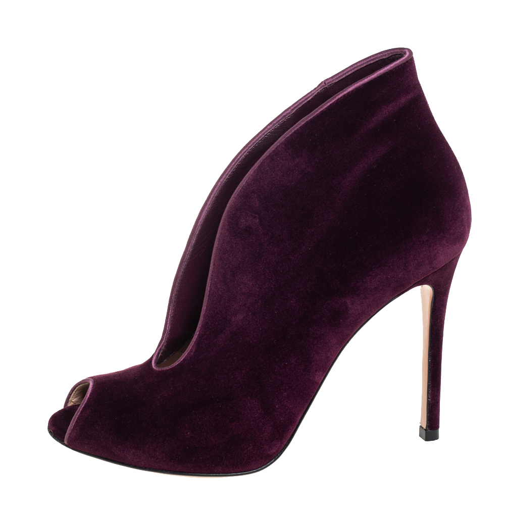 

Gianvito Rossi Purple Velvet Vamp Peep Toe Booties Size