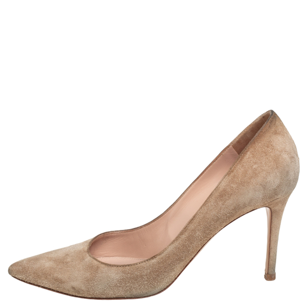 

Gianvito Rossi Beige Suede Gianvito Pointed Toe Pumps Size