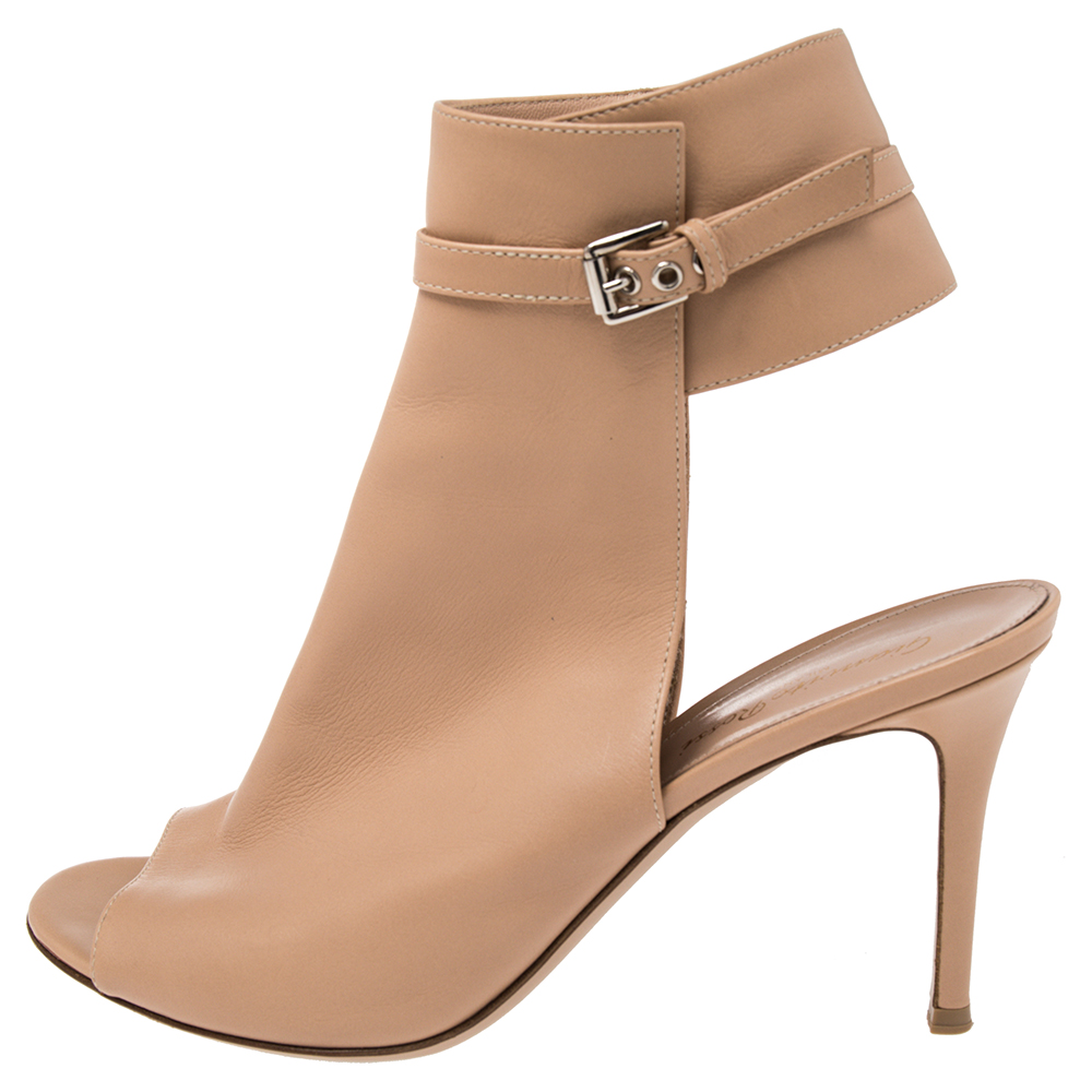 

Gianvito Rossi Beige Leather Open Toe Cut Out Ankle Booties Size