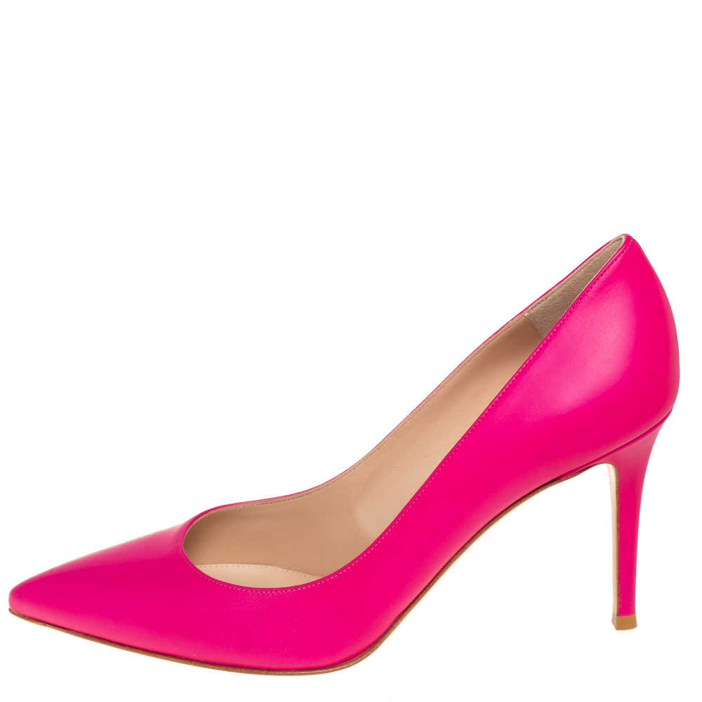 

Gianvito Rossi Pink Leather Pointed Toe Pumps Size