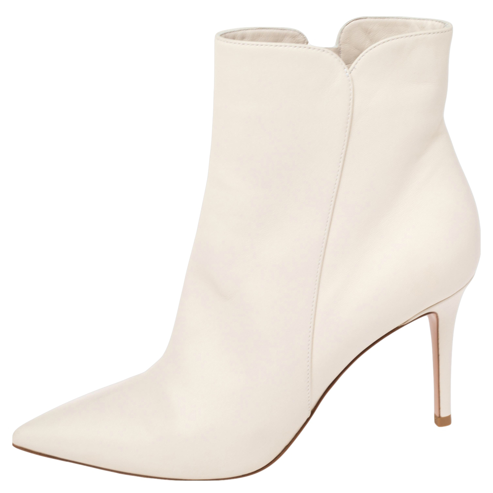 

Gianvito Rossi White Leather Ankle Boots Size