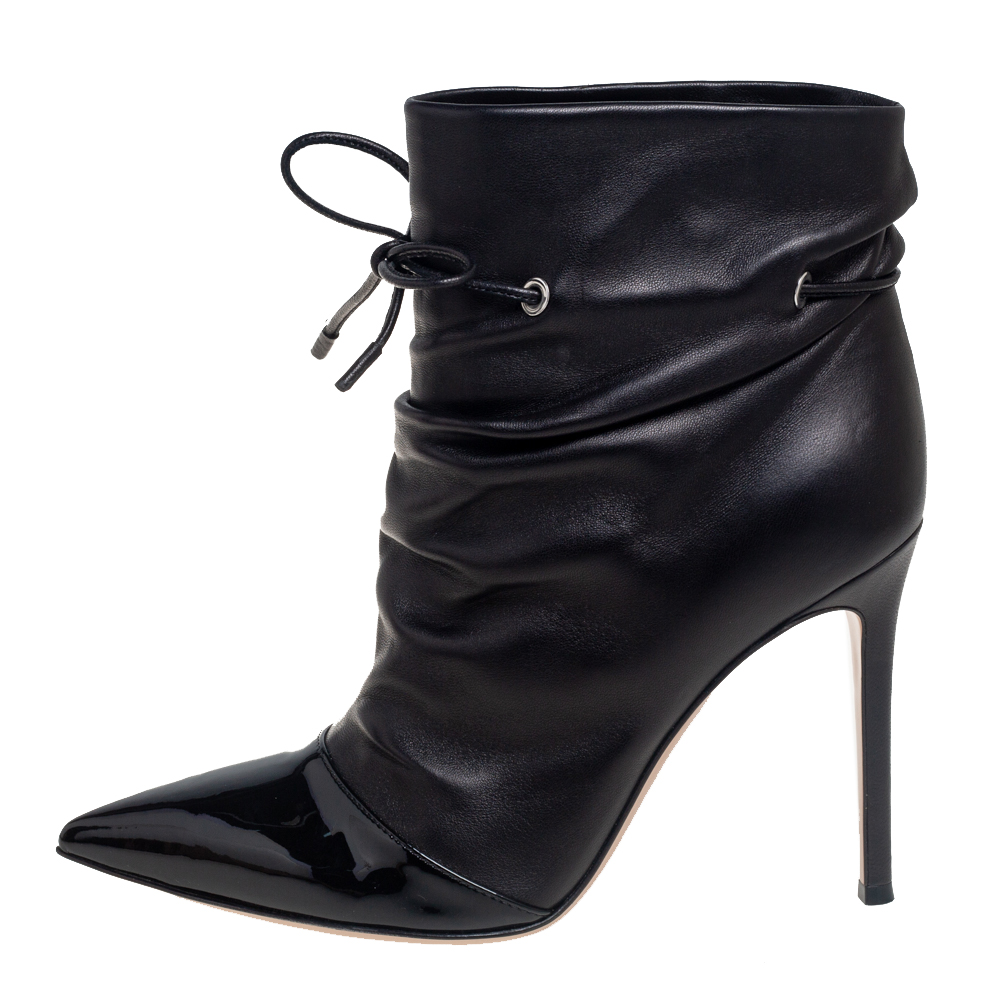 

Gianvito Rossi Black Leather Cyril Ankle Boots Size