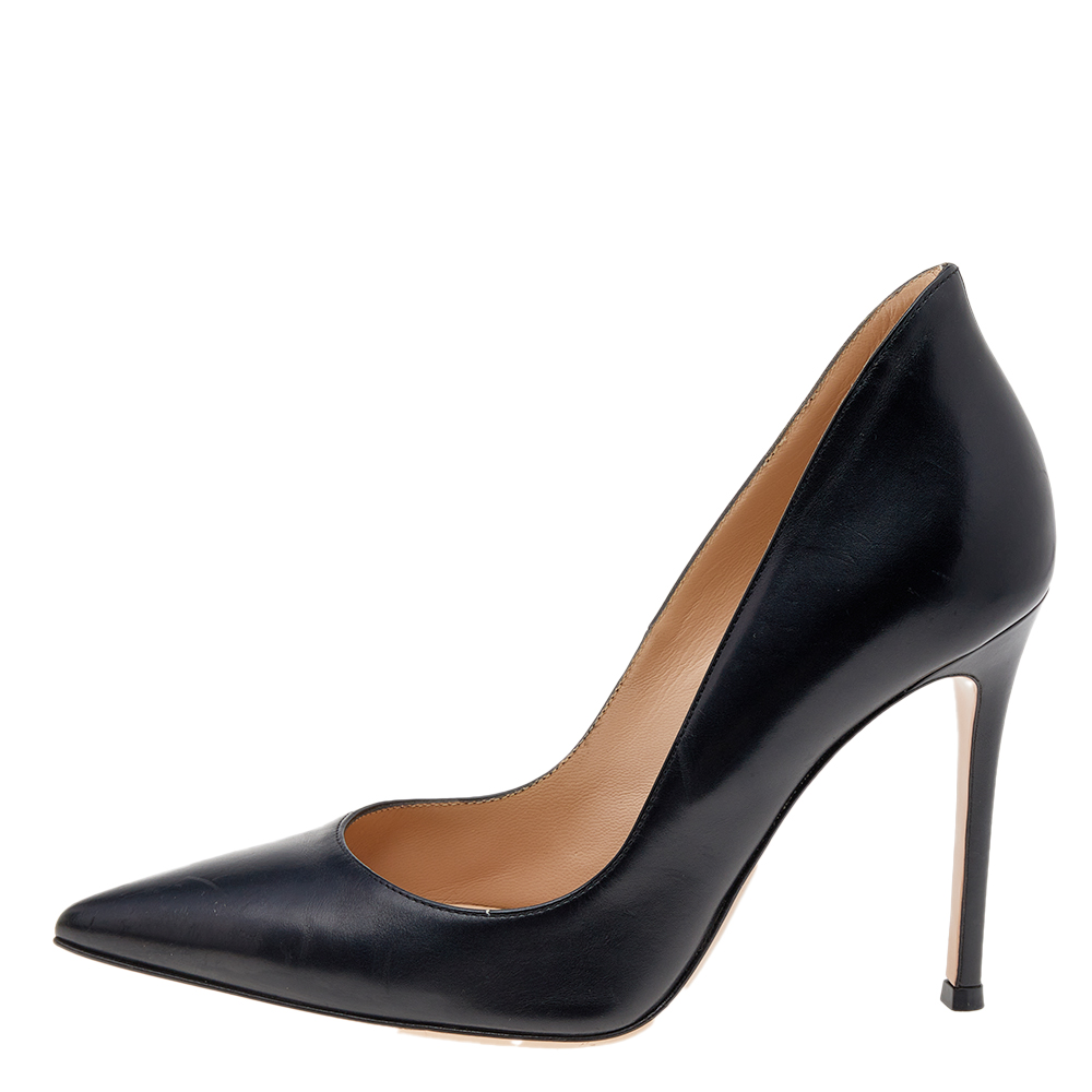 

Gianvito Rossi Black Leather Pointed Toe Pumps Size