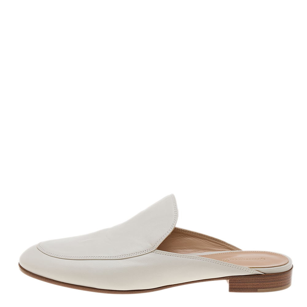 

Gianvito Rossi White Leather Palau Slip On Mules Size