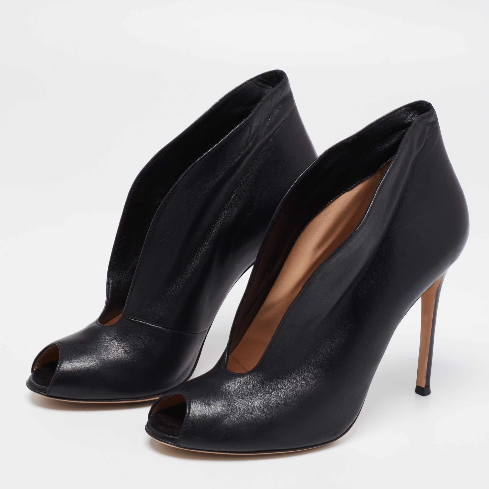 

Gianvito Rossi Black Leather Vamp Peep Toe Booties Size