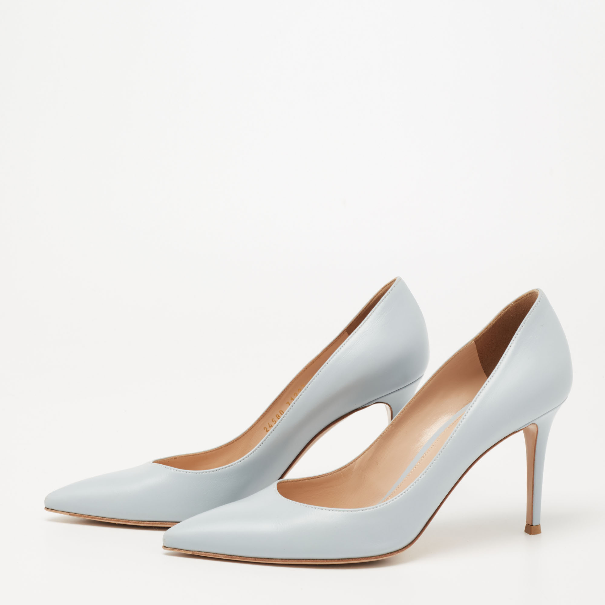 

Gianvito Rossi Light Blue Leather Pointed-Toe Pumps Size