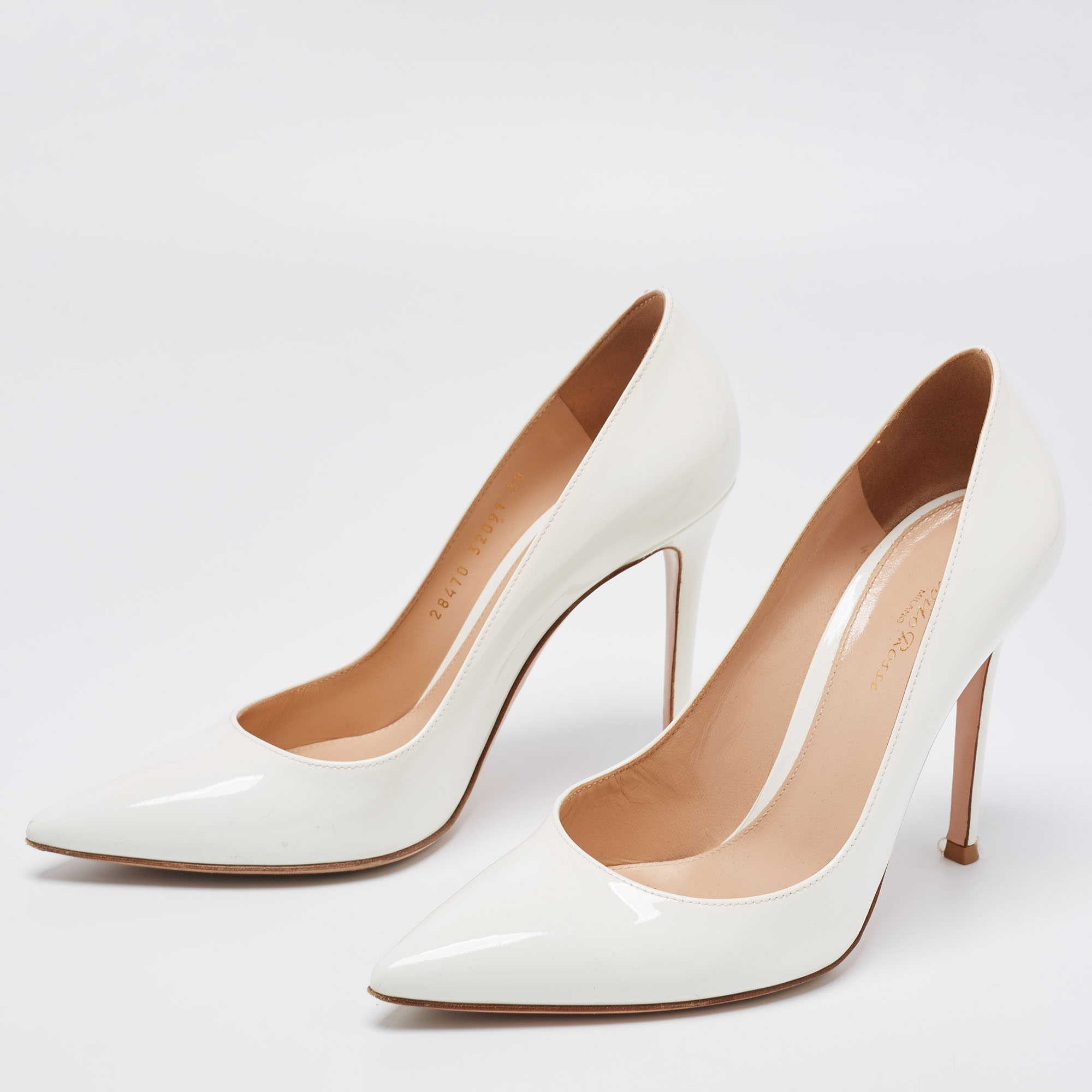 

Gianvito Rossi White Patent Leather Pointed Toe Pumps Size