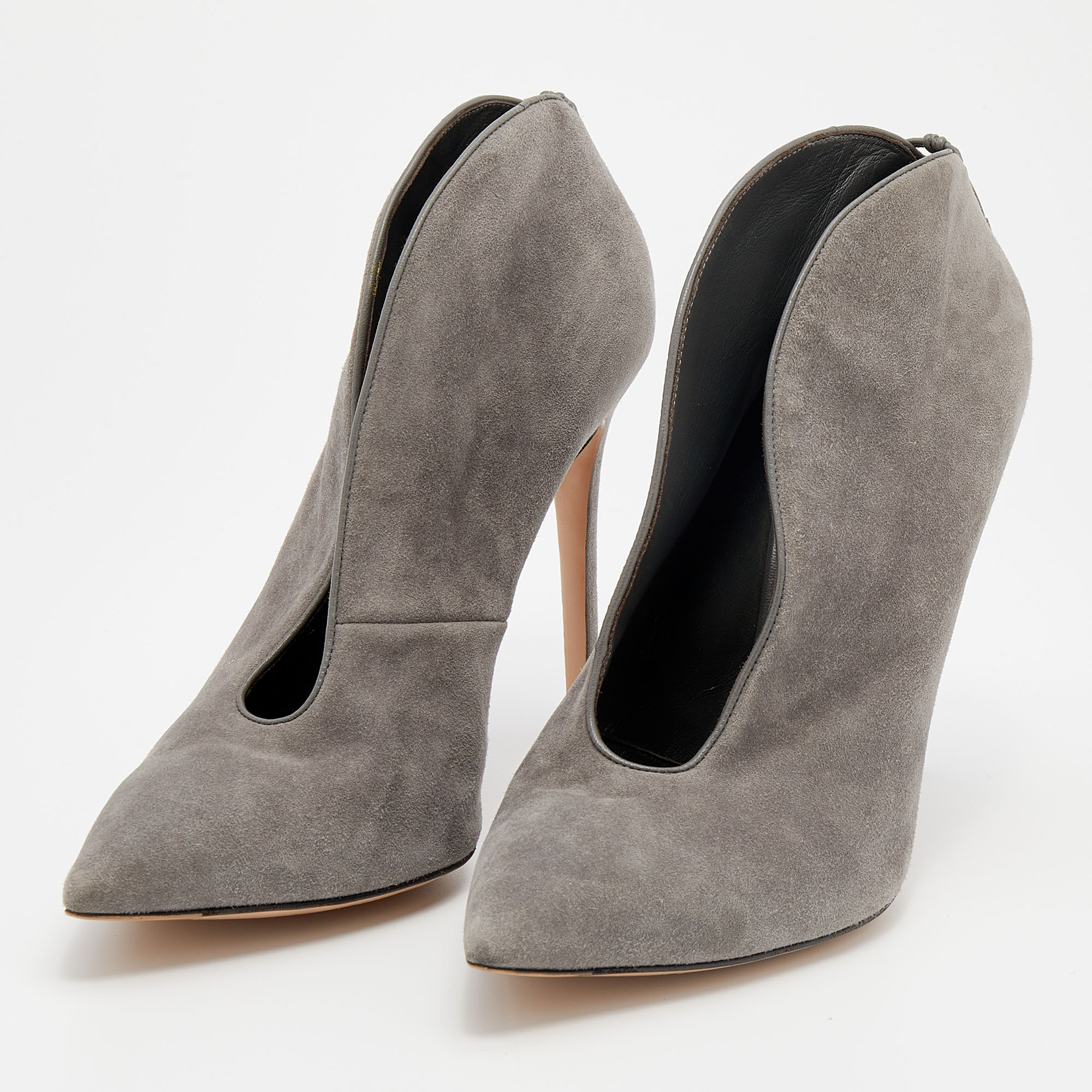 

Gianvito Rossi Grey Suede V Neck Booties Size