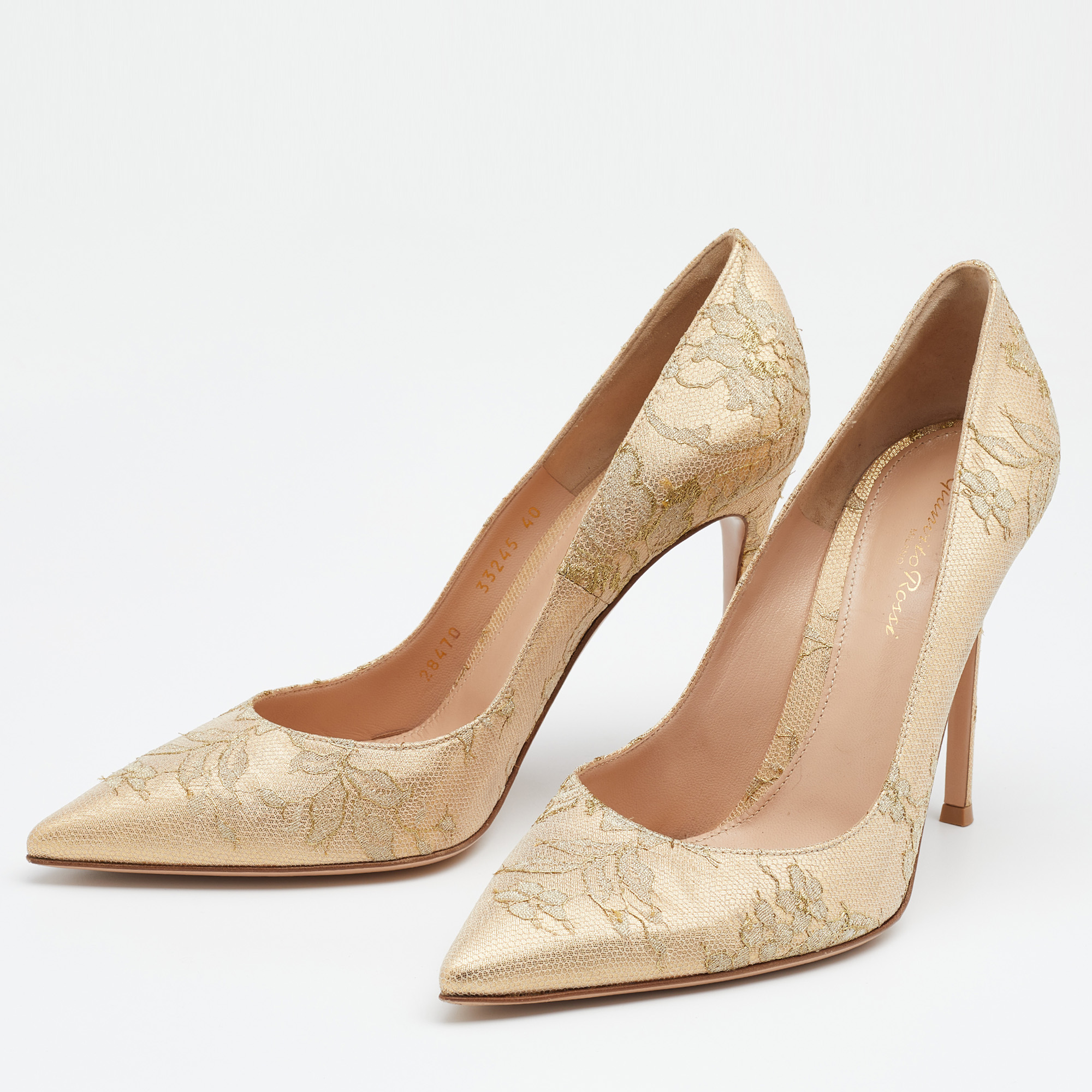 

Gianvito Rossi Gold Lace Pointed Toe Pumps Size