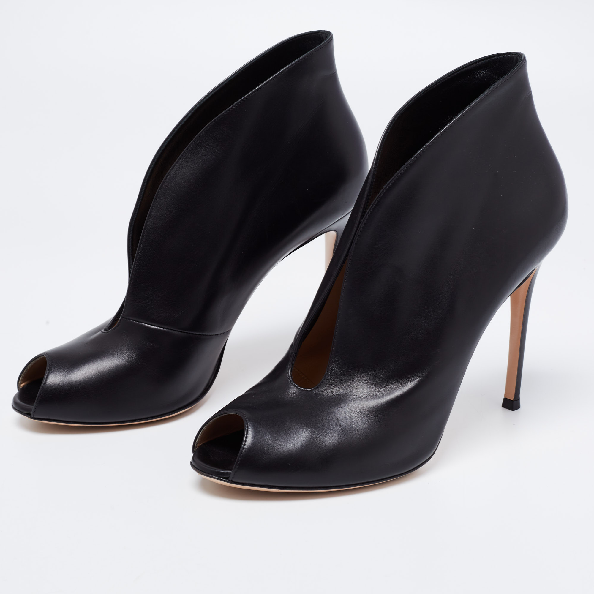 

Gianvito Rossi Black Leather Vamp Peep Toe Booties Size