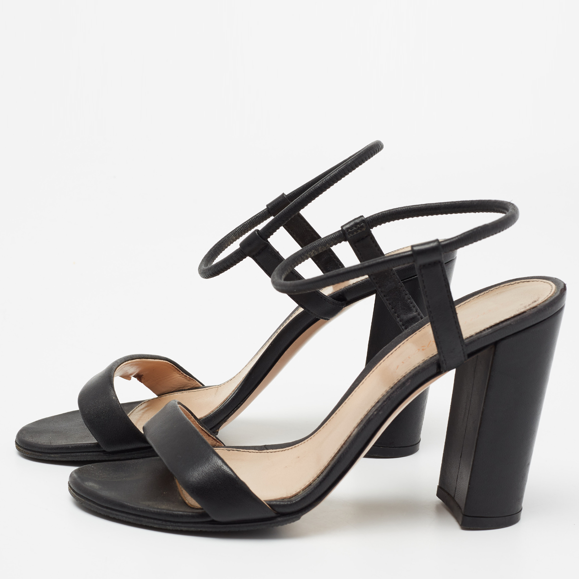 

Gianvito Rossi Black Leather Ankle-Strap Sandals Size