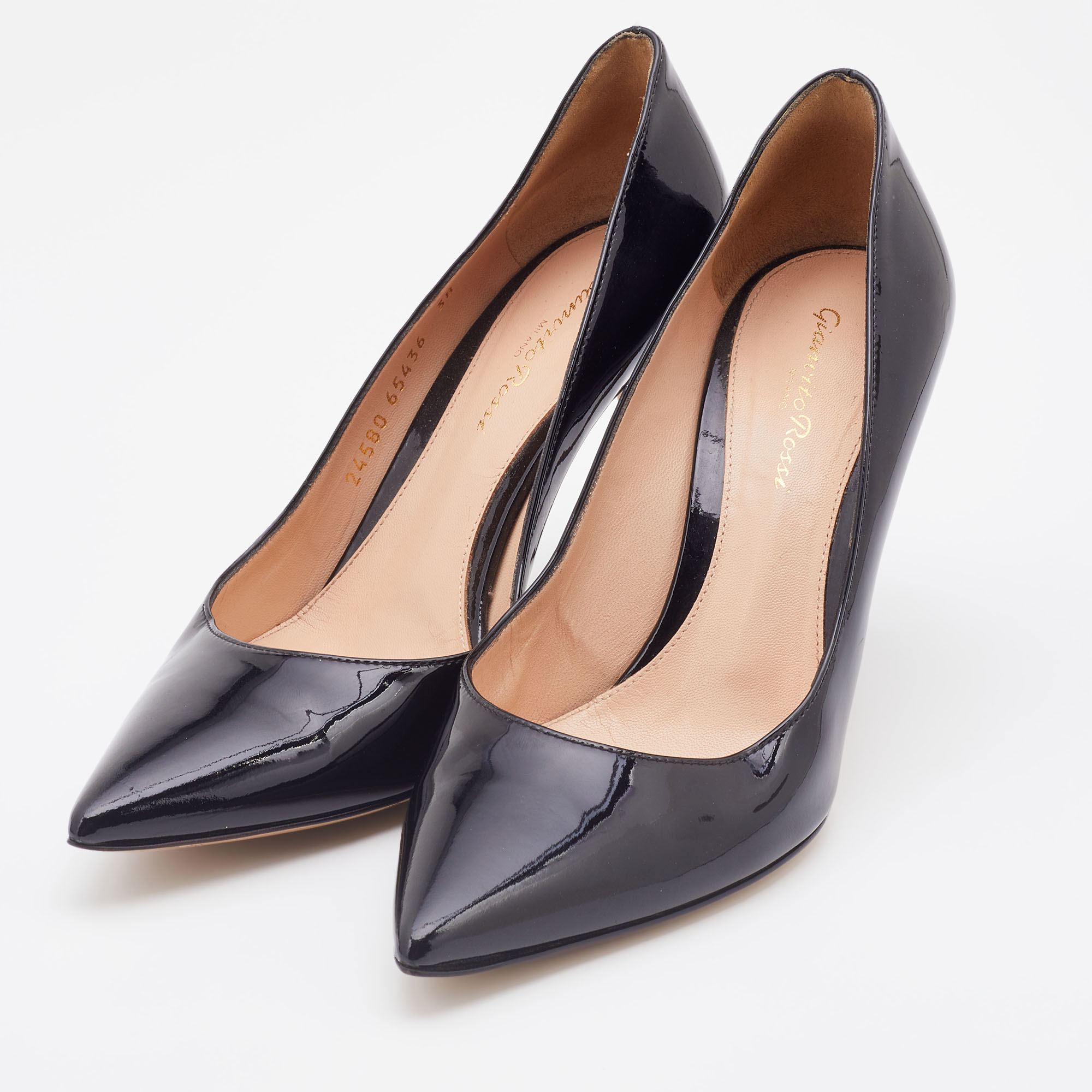 

Gianvito Rossi Black Patent Leather Pointed Toe Pumps Size