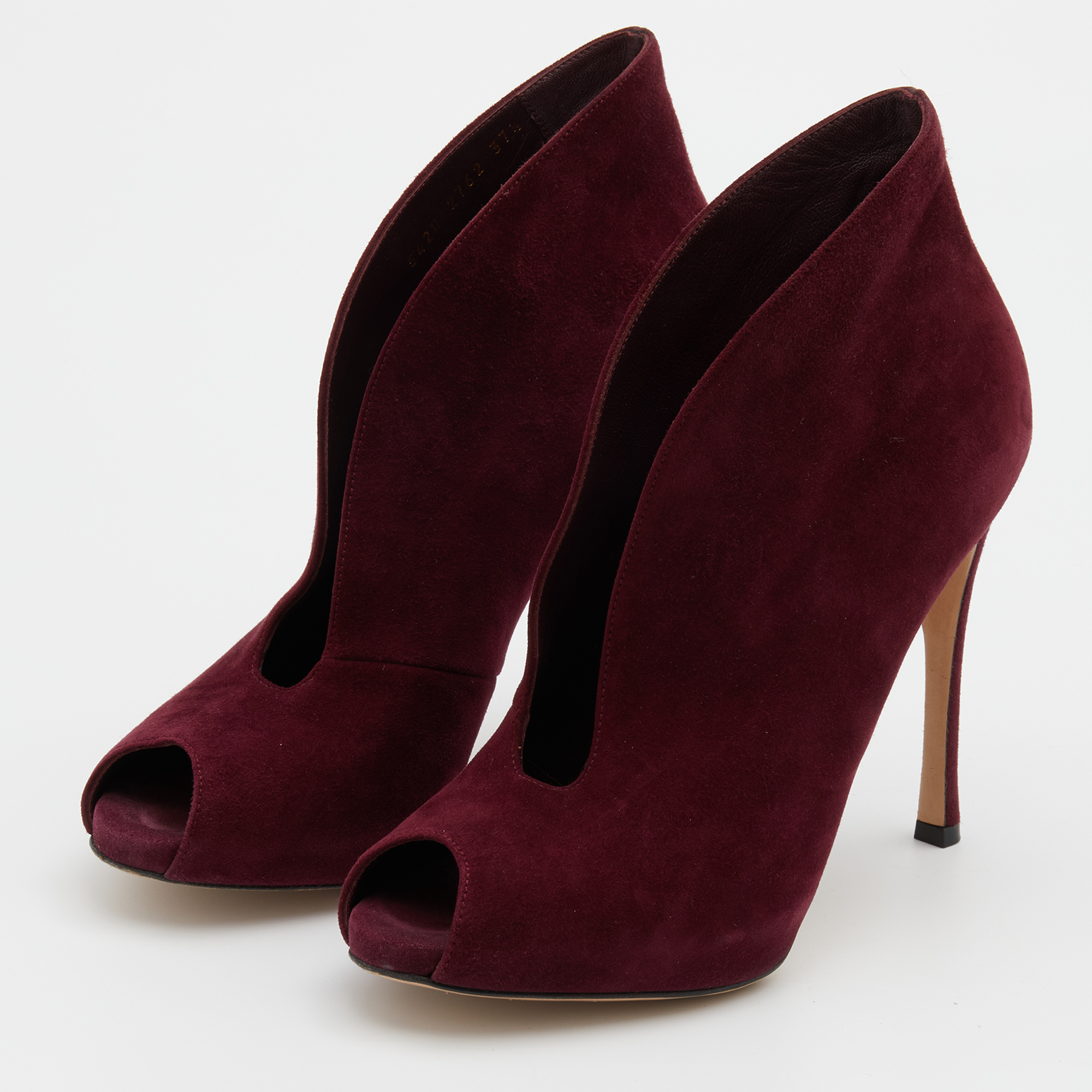 

Gianvito Rossi Burgundy Suede Vamp Platform Booties Size