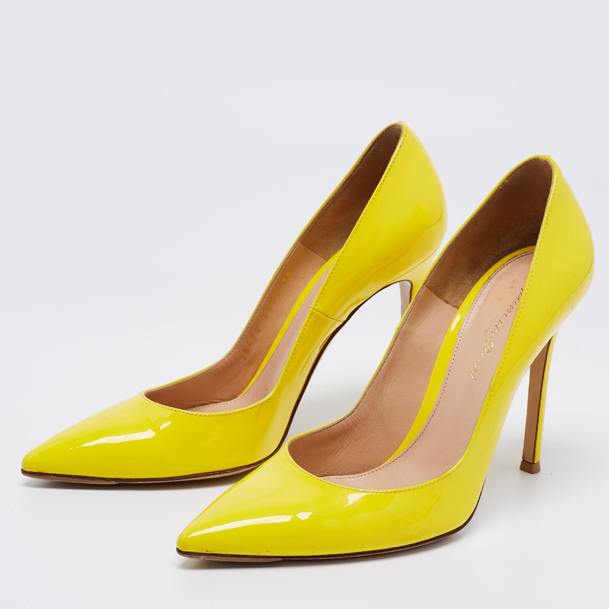 

Gianvito Rossi Yellow Patent Leather Pointed Toe Pumps Size