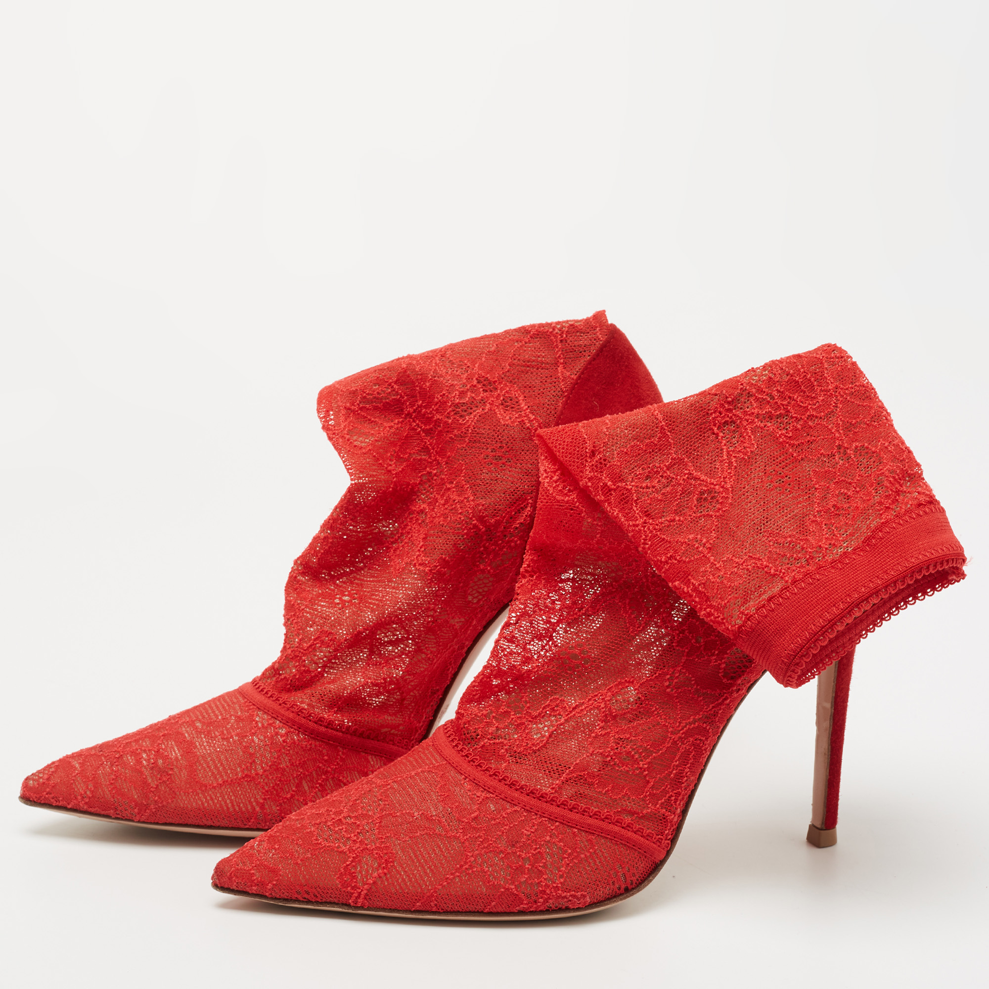 

Gianvito Rossi Red Lace and Suede Brinn Booties Size