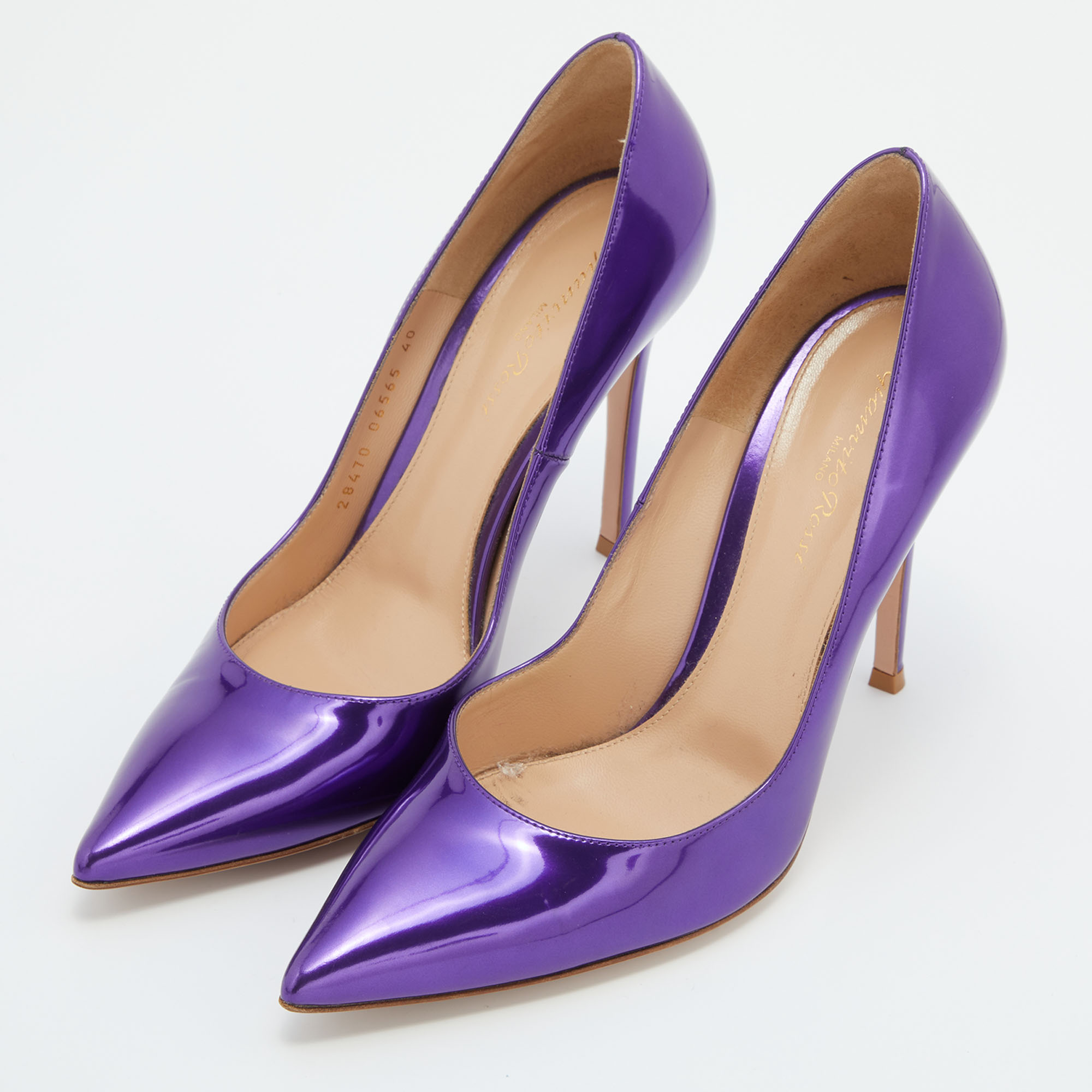 

Gianvito Rossi Purple Patent Leather Pointed Toe Pumps Size